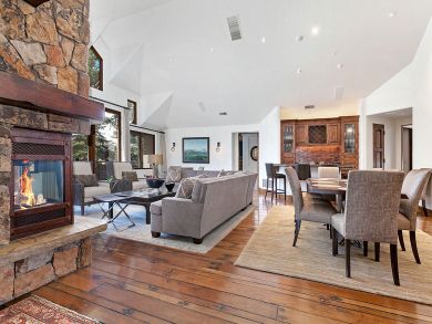 Super Close to Downtown Luxury Ski Home  Five Bedrooms